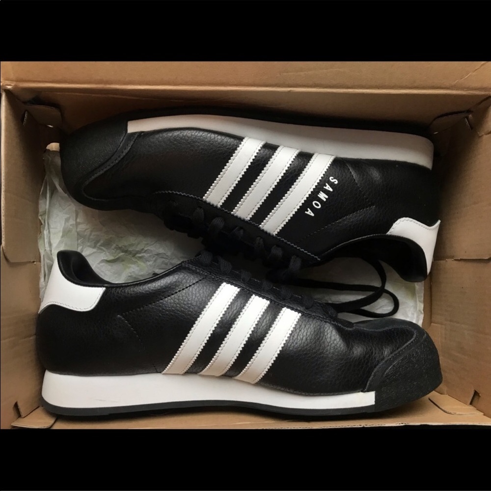 Adidas Samoa’s Men Size 10 1/2